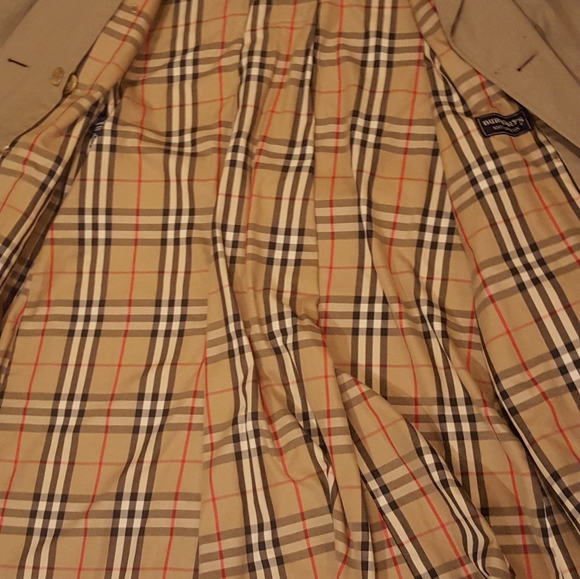 Burberry mens rain coat - Picture 5 of 6